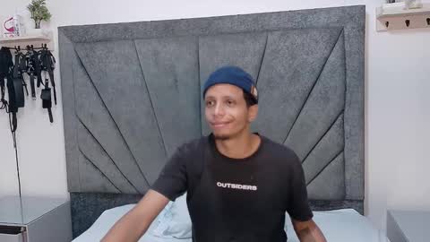 naughtyfusion_os online show from January 17, 2026, 12:54 pm