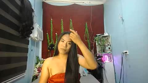 Snapshot of naughtygrace4u chatting on October 25, 2025, 5:19 pm Aina online show from October 25, 2025, 5:19 pm