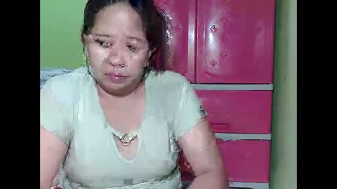 Snapshot of naughtymom26 chatting on September 25, 2025, 2:37 am naughtymom26 online show from September 25, 2025, 2:37 am