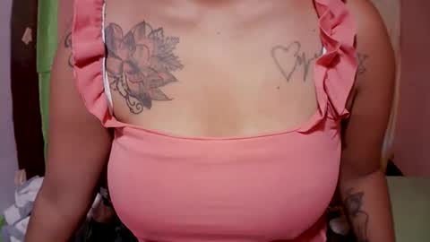 naughtymom_33 online show from October 27, 2025, 8:24 pm