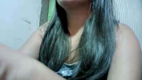 naughtymom_33 online show from February 13, 2026, 11:01 pm