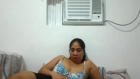 naughtynathalie2025 online show from February 9, 2026, 5:39 pm