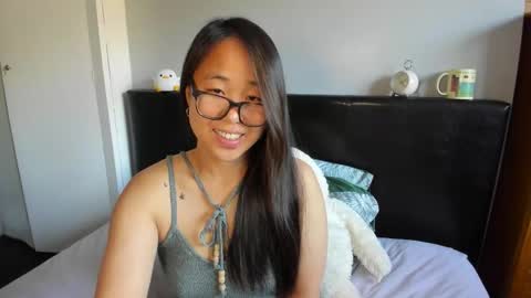 Gigi Chu  online show from October 6, 2025, 3:09 pm