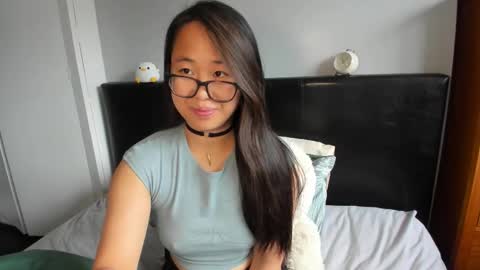 Gigi Chu  online show from October 14, 2025, 10:05 am