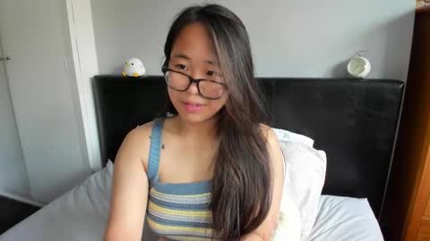 Gigi Chu  online show from November 6, 2025, 1:34 pm