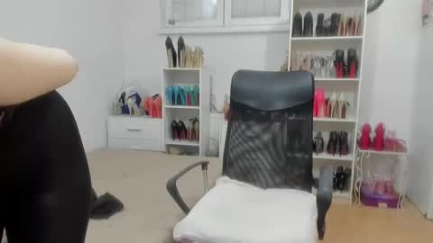 naughtysabine1 online show from April 4, 2026, 12:57 pm