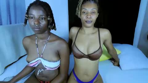 Snapshot of naughtysluts_ chatting on September 18, 2025, 11:34 am naughtysluts_ online show from September 18, 2025, 11:34 am