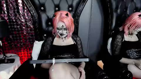 Snapshot of navier__ chatting on January 9, 2026, 8:32 pm Navier online show from January 9, 2026, 8:32 pm