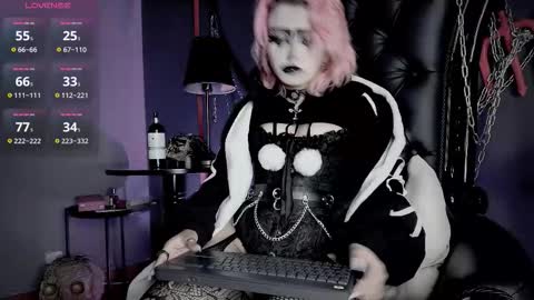 Snapshot of navier__ chatting on February 25, 2026, 9:57 pm Navier online show from February 25, 2026, 9:57 pm