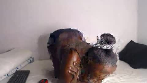 nawtylezi696 online show from October 30, 2025, 6:52 pm