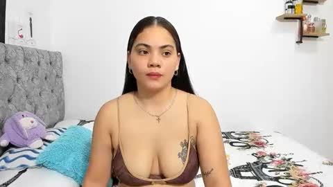 nay_and_aleja online show from November 6, 2025, 2:34 am