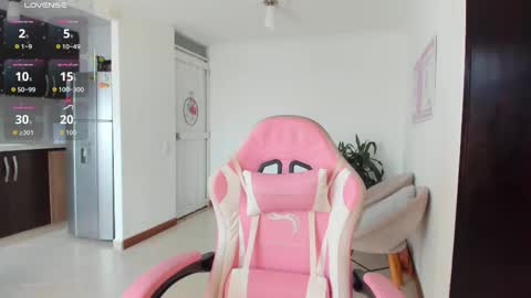 Snapshot of nayah_williams chatting on January 15, 2026, 2:32 pm Nayah Williams - OnlyFans online show from January 15, 2026, 2:32 pm