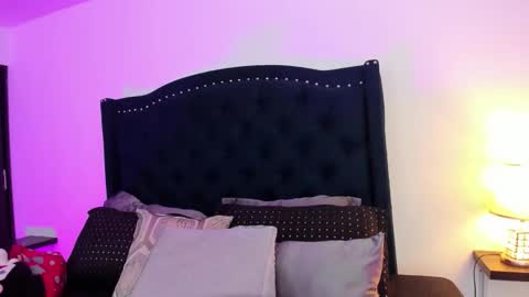 nayara_macherano online show from November 30, 2025, 11:25 am