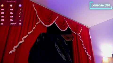 ncyhotxx online show from November 18, 2025, 8:02 pm