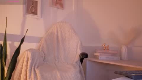 Snapshot of nebetcolin chatting on February 6, 2026, 8:34 pm Hellen online show from February 6, 2026, 8:34 pm