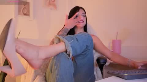 Snapshot of nebetcolin chatting on February 7, 2026, 10:02 pm Hellen online show from February 7, 2026, 10:02 pm