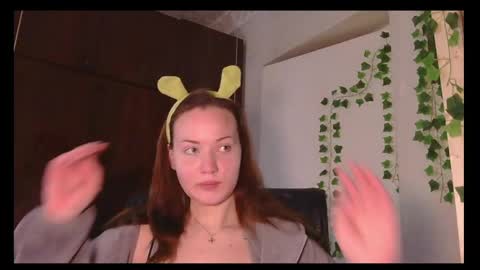 Snapshot of nectarria chatting on May 1, 2026, 6:40 am nectarria online show from May 1, 2026, 6:40 am