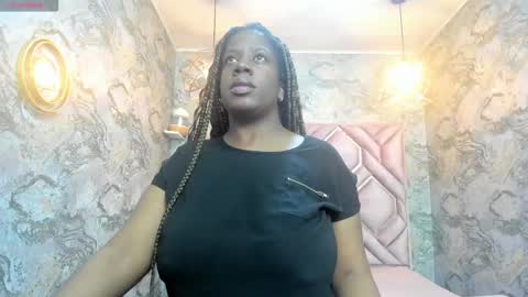 Nefer  online show from October 15, 2025, 4:40 pm