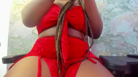 Nefer  online show from November 6, 2025, 4:57 am