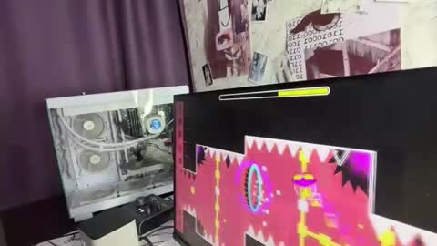 neforstudio online show from June 22, 2026, 11:02 pm