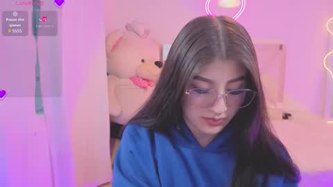 Snapshot of neftis_tay chatting on February 22, 2026, 11:42 am NEFTIS online show from February 22, 2026, 11:42 am