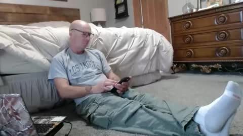 NEIGHBORGUY4U online show from November 24, 2025, 1:33 pm