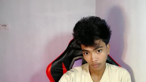 Snapshot of neil_asian69 chatting on October 22, 2025, 6:24 am neil_asian69 online show from October 22, 2025, 6:24 am