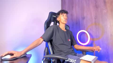 Snapshot of neitan_miller chatting on February 20, 2026, 6:48 am neitan online show from February 20, 2026, 6:48 am