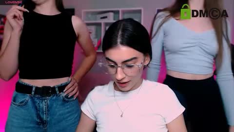 Meow online show from September 18, 2025, 2:08 pm