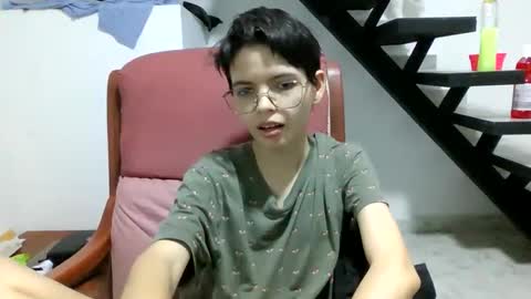 neko_cute online show from February 17, 2026, 9:32 pm