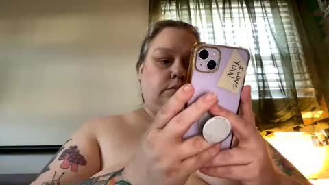 Snapshot of nellatlas chatting on June 2, 2026, 12:40 pm Nellie Atlas online show from June 2, 2026, 12:40 pm