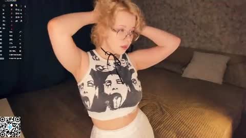 nelly_gloss online show from June 21, 2026, 7:44 am
