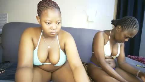 nellyeluxe online show from April 13, 2026, 2:28 am