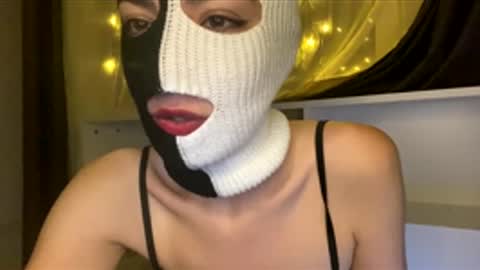 Fieryblow online show from April 16, 2026, 11:51 pm