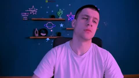 neo_raze_ online show from March 15, 2026, 7:53 pm