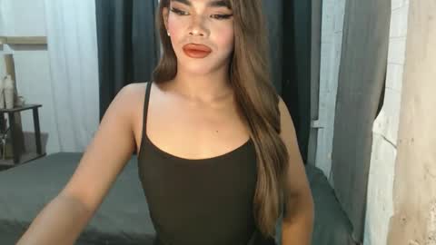 neomi online show from October 8, 2025, 8:45 am