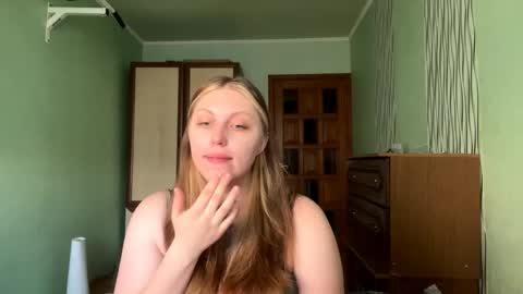 neomimaddern online show from May 12, 2026, 3:14 am