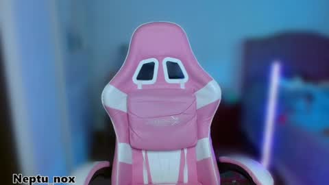 Neptu noxx online show from April 7, 2026, 6:41 pm