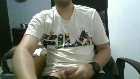 Snapshot of nerdxxx94 chatting on January 19, 2026, 5:11 am MrBull online show from January 19, 2026, 5:11 am