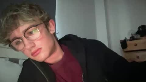 nerdytwink18 online show from February 12, 2026, 9:15 am