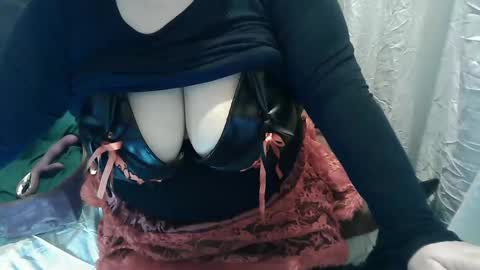 Snapshot of neslihan35 chatting on February 12, 2025, 7:55 am neslihan online show from February 12, 2025, 7:55 am