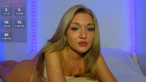 Nessa online show from October 21, 2025, 7:25 pm