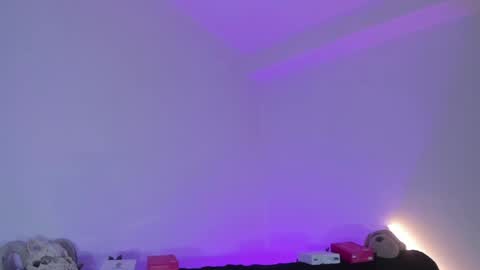 Marie    online show from April 16, 2026, 8:53 pm