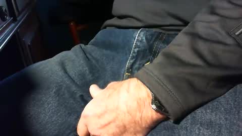 nevrsaynevr2000 online show from January 27, 2025, 3:39 pm