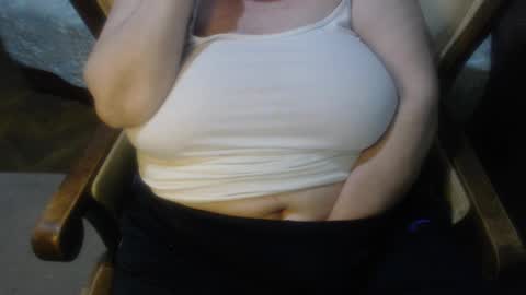 Snapshot of new_milf chatting on December 22, 2024, 3:00 pm Lilly online show from December 22, 2024, 3:00 pm