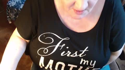 Snapshot of new_milf chatting on December 29, 2024, 11:50 am Lilly online show from December 29, 2024, 11:50 am