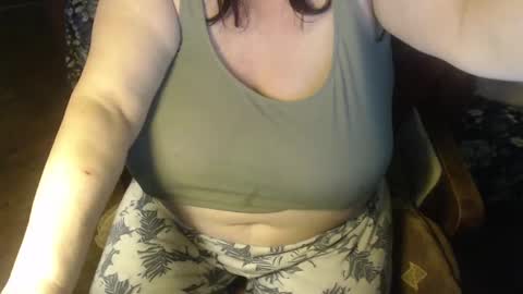 Snapshot of new_milf chatting on January 2, 2025, 5:24 am Lilly online show from January 2, 2025, 5:24 am