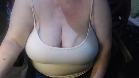 Snapshot of new_milf chatting on January 2, 2025, 3:40 pm Lilly online show from January 2, 2025, 3:40 pm