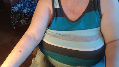 Snapshot of new_milf chatting on January 4, 2025, 2:04 pm Lilly online show from January 4, 2025, 2:04 pm