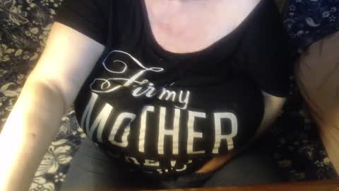 Snapshot of new_milf chatting on January 31, 2025, 6:25 pm Lilly online show from January 31, 2025, 6:25 pm